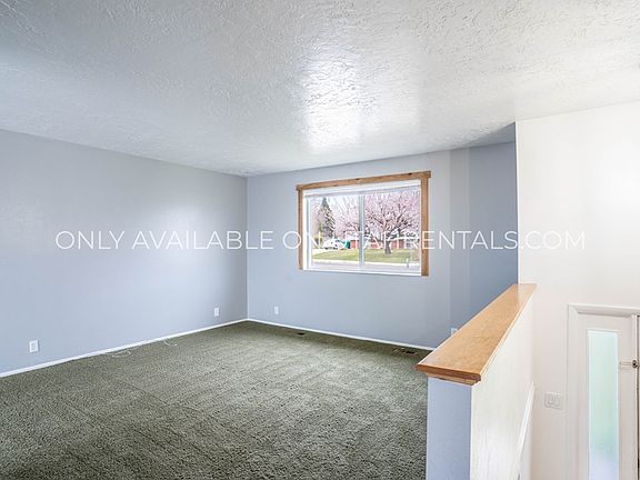 3rd image of 615 N 1025th St W