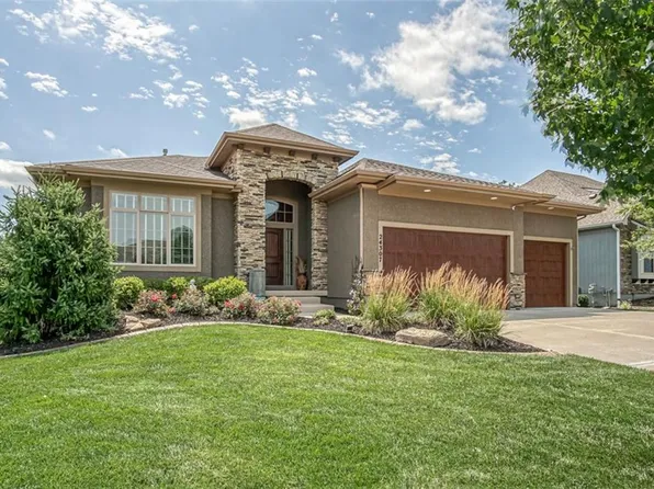 24307 W 68th St, Shawnee, KS 66226
