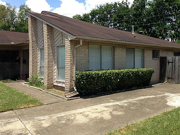 3rd image of 17002 Mercado Dr