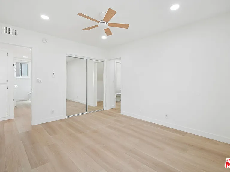 919 S Sherbourne Dr #1 — Photo 17