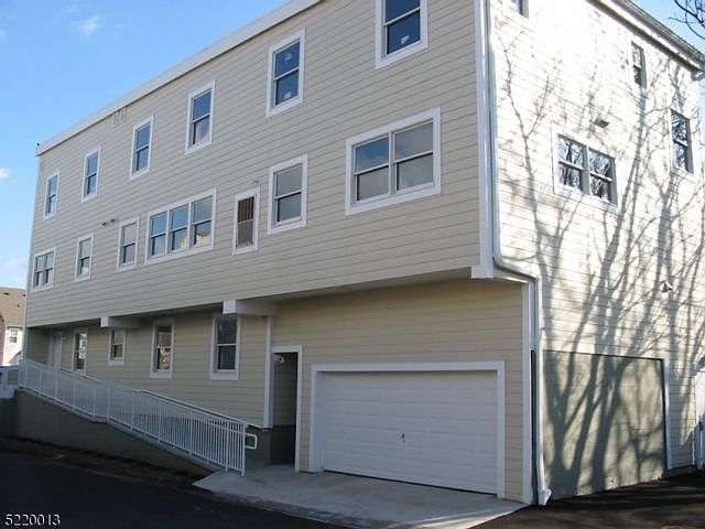 1st image of 204 Bloomfield Ave