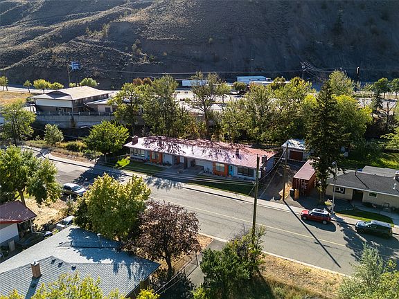 3rd image of 840/842 Collins Rd