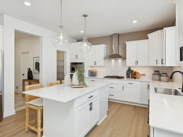 917 Milborne Ln NW, Rochester, MN 55901