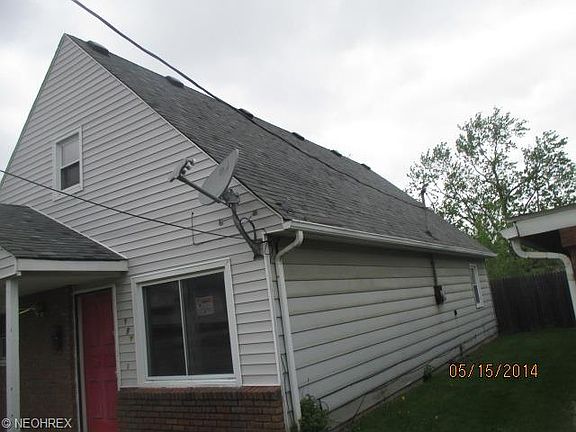 2nd image of 161 Erie St