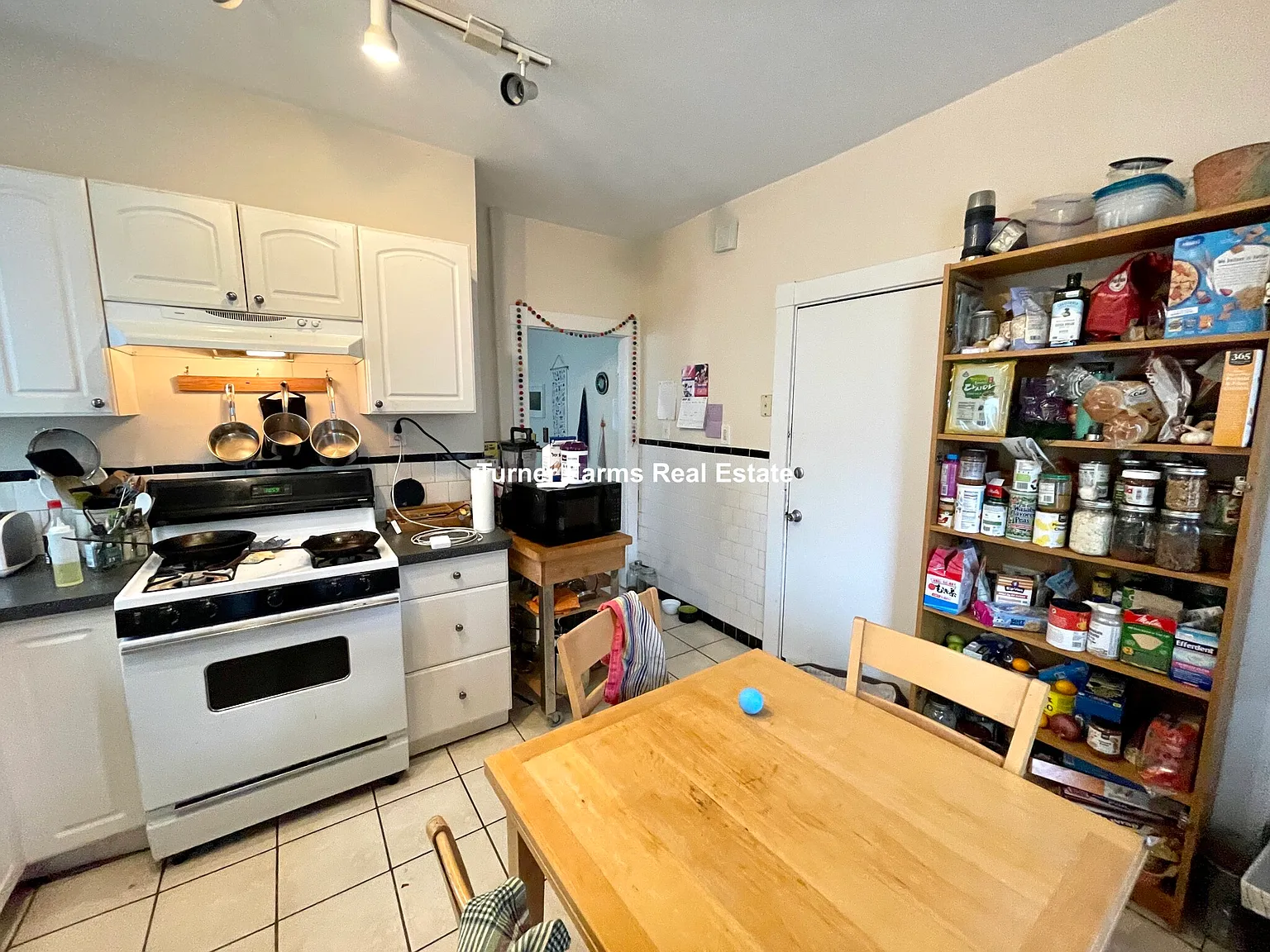 4 bed, 9999 sqft, $4,200 — Photo 4