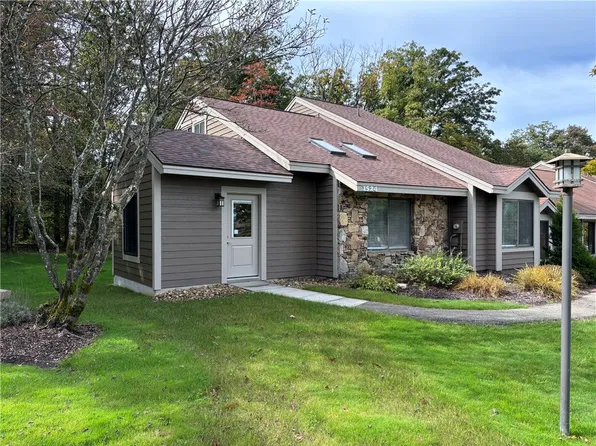 1524 Tailor Way, Hidden Valley, PA 15502