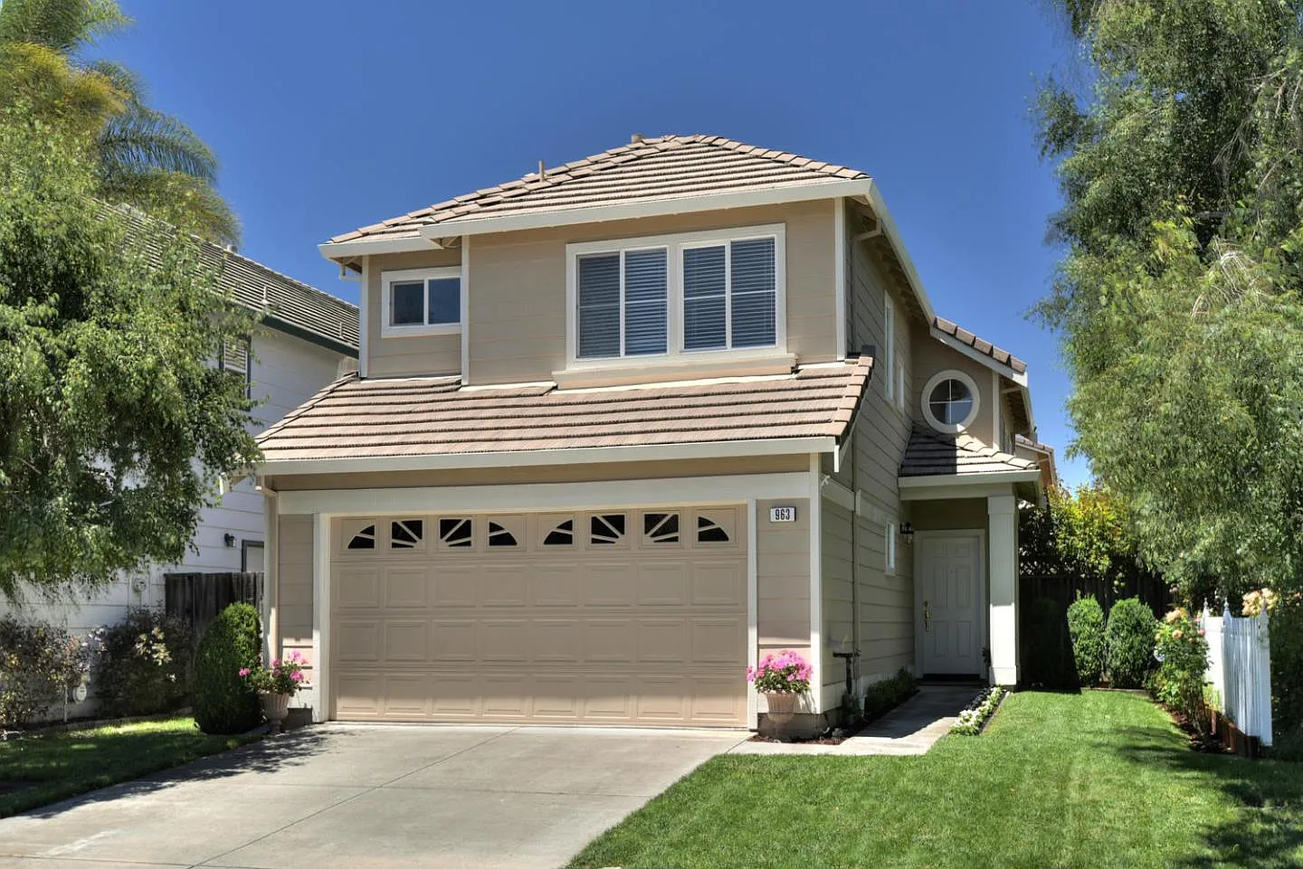 963 Arapaho Dr photo 1