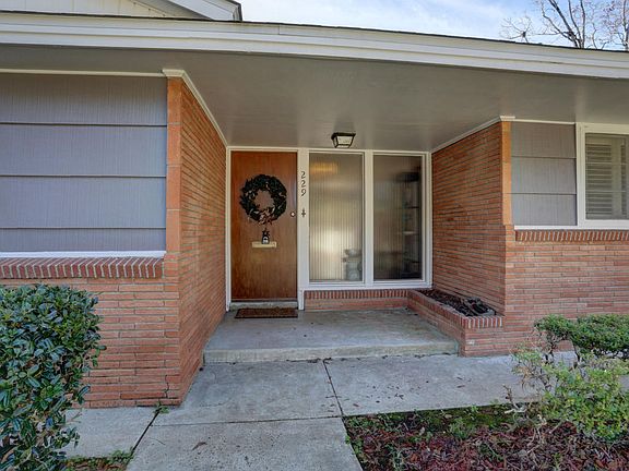 3rd image of 229 W Andrus Ave