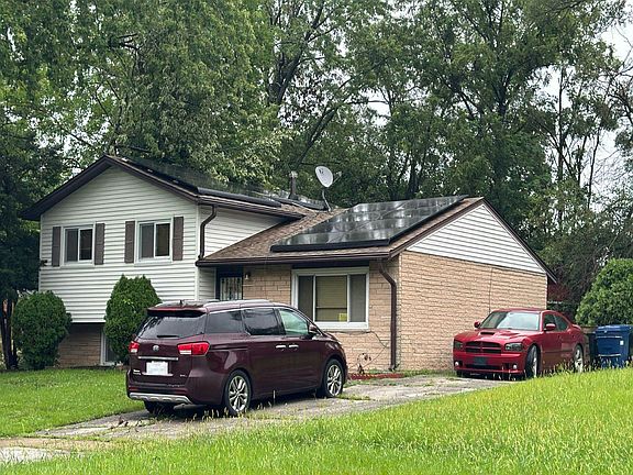 2nd image of 911 Union Dr