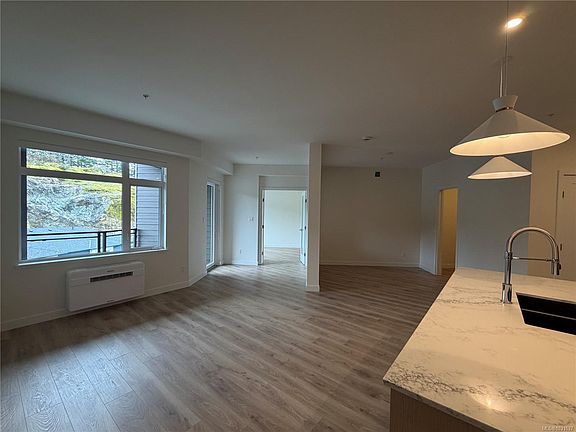 5th image of 2000 W Park Ln #401