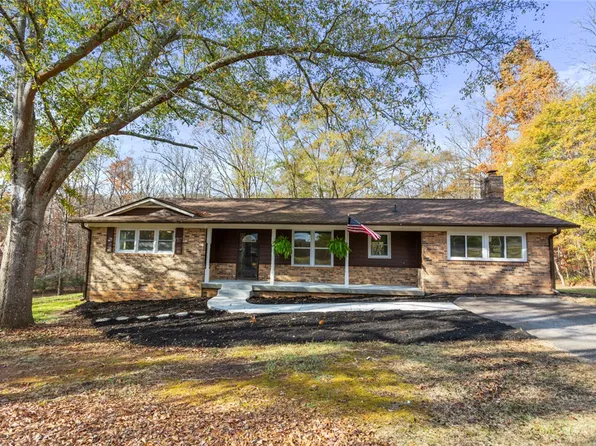 804 Longforest Dr, Seneca, SC 29672