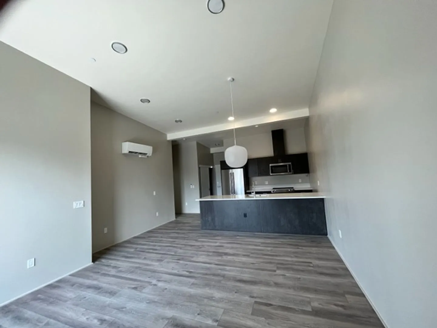 Luxury 3 bed 2 bath on the 2nd floor to view the Mountains! — Photo 3