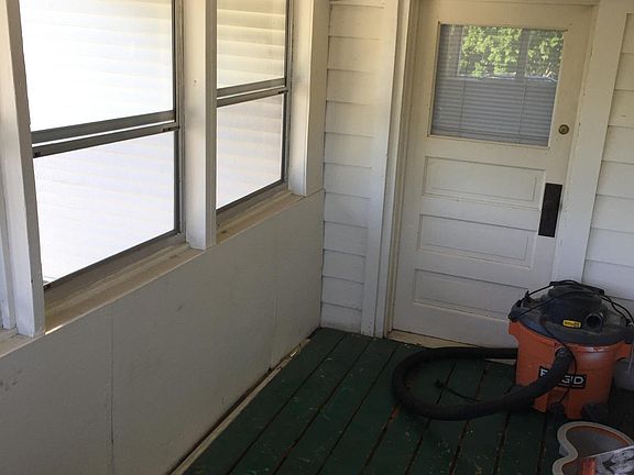 Porch, off the kitchen