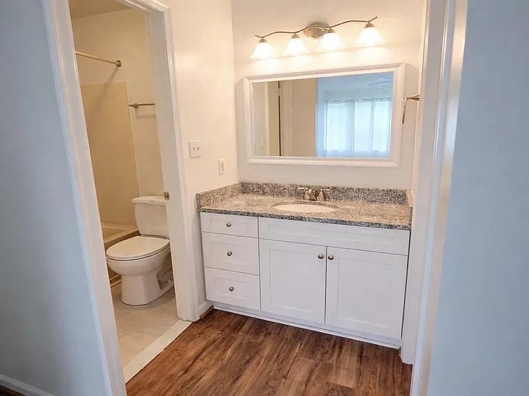 8503 Falls Run Rd #B — Photo 20