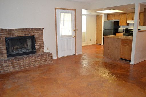 5th image of 3789 Carlyle Dr APT 100