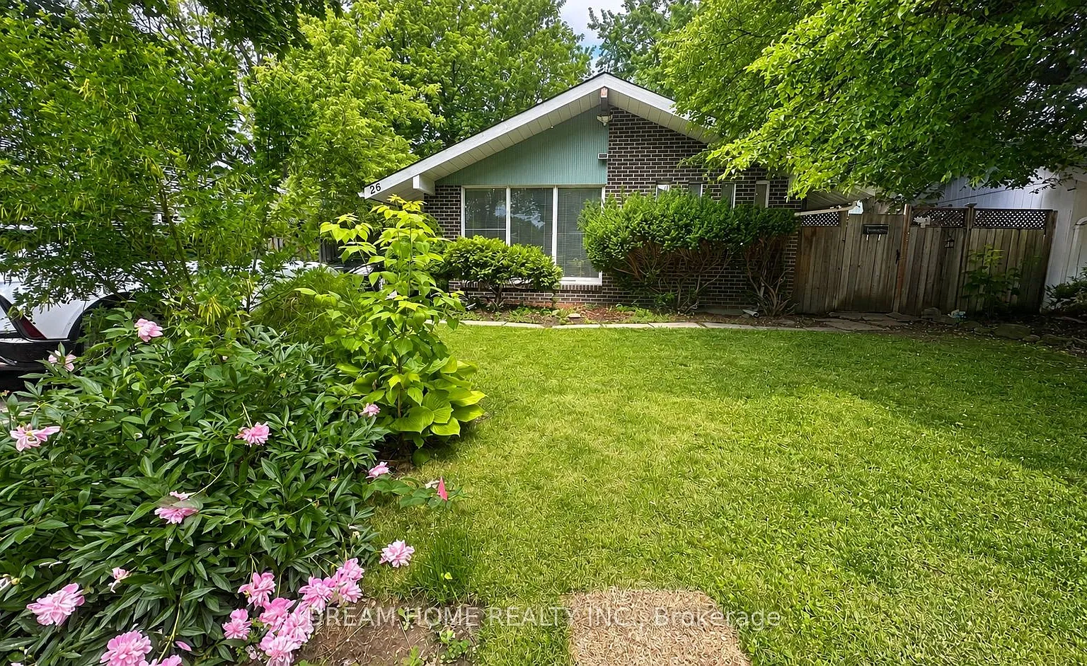 4 bed, $3,000 — Photo 1