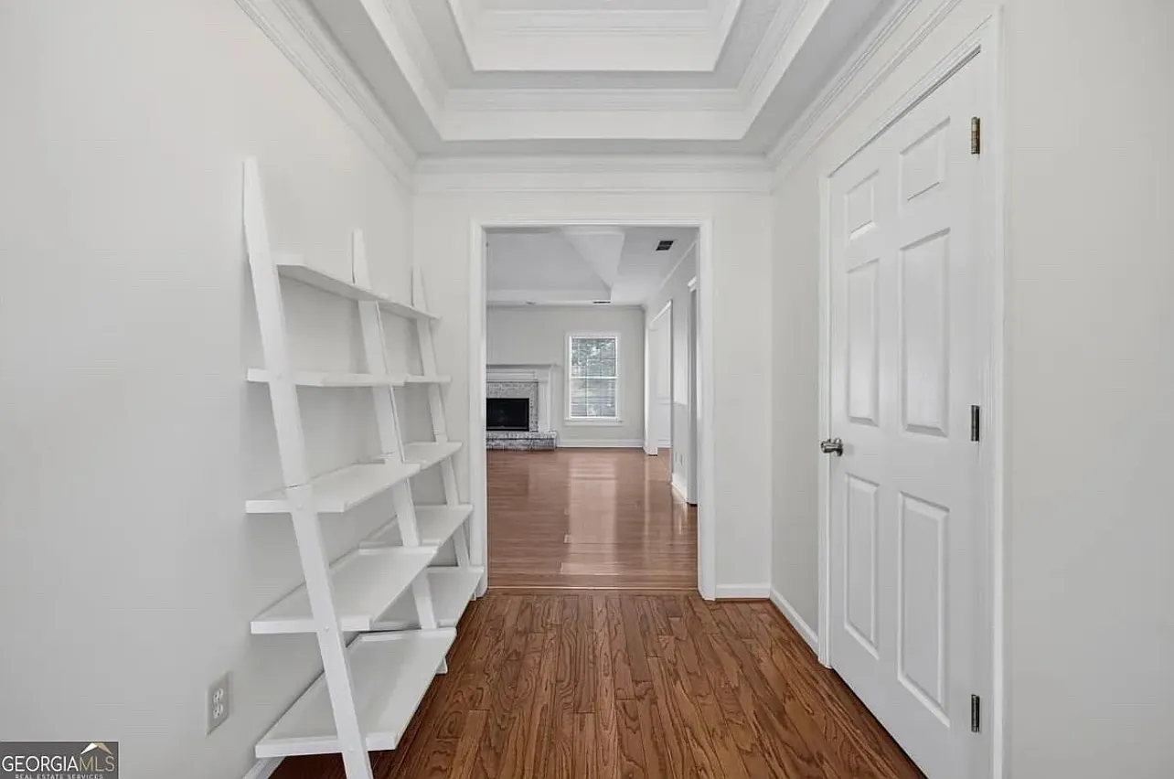 6 bed, 3817 sqft, $2,999 — Photo 4