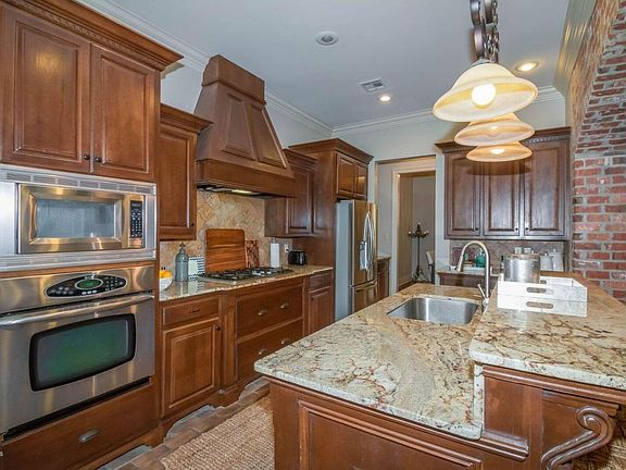 5th image of 105 Fountain View Dr