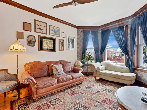 (undisclosed Address), Berwyn, IL 60402