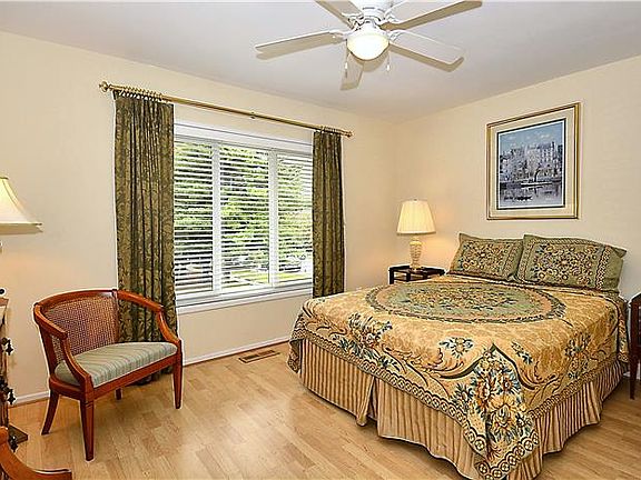 4th image of 9834 Dairyton Ct