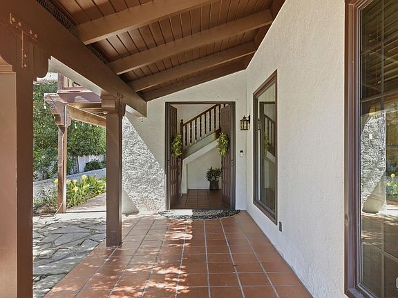 4th image of 4265 Country Club Dr