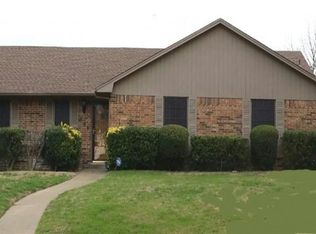 104 Faircrest Dr, Desoto, TX 75115