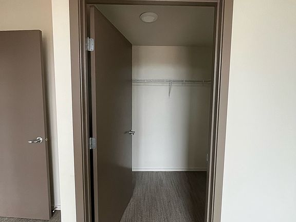 5th image of 204 5th Ave N #513