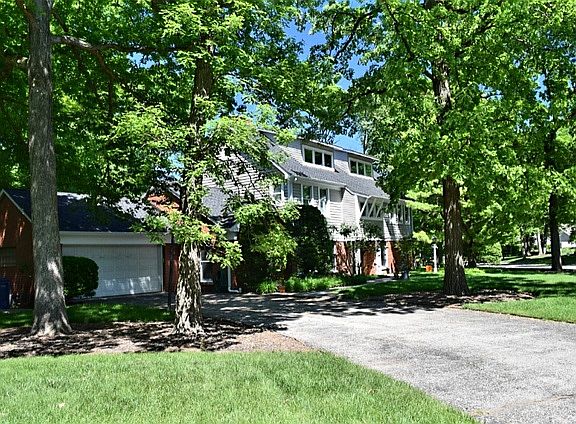 2nd image of 1451 Cloverdale Ave