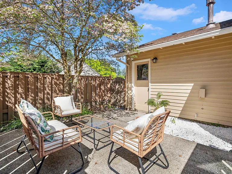 4875 SW Normandy Pl — Photo 9