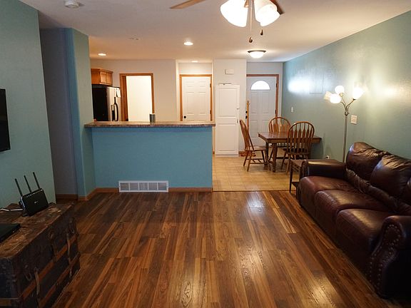3rd image of 137 War Admiral Ln