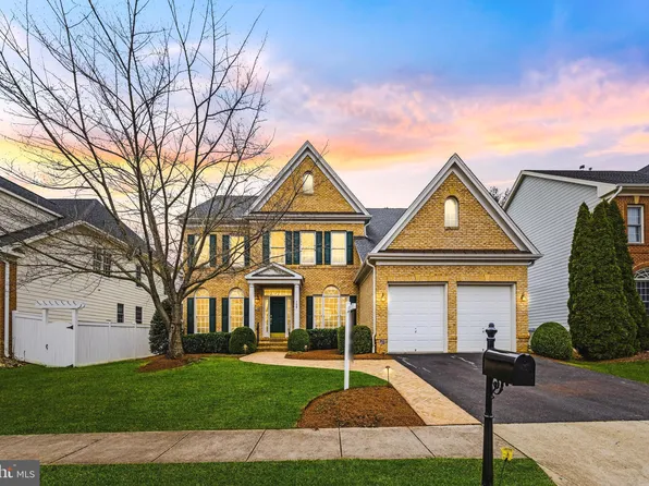 708 Pearson Point Pl, Annapolis, MD 21401