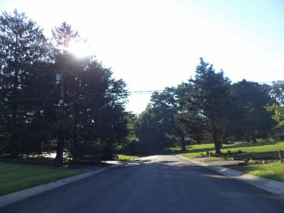 4th image of 7385 Laurel Oak Ln
