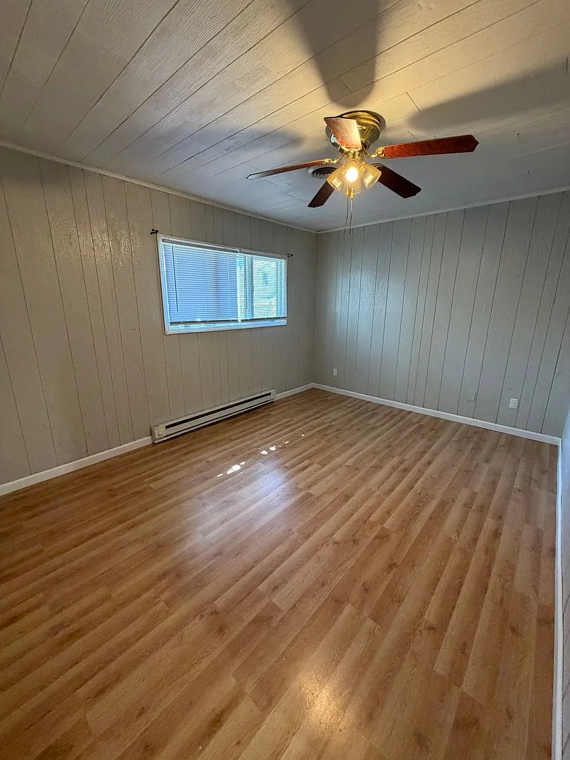 House For Rent — Photo 2