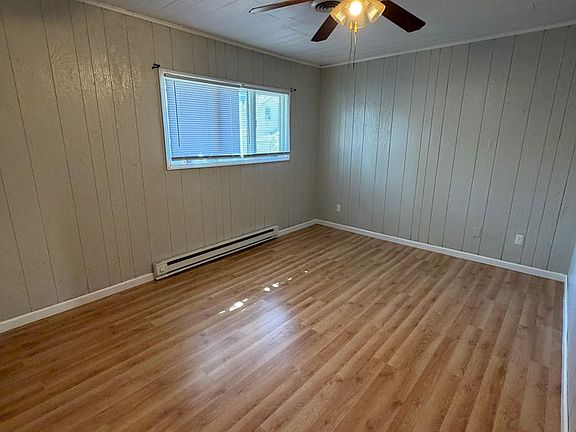 2nd image of 903 Highland St