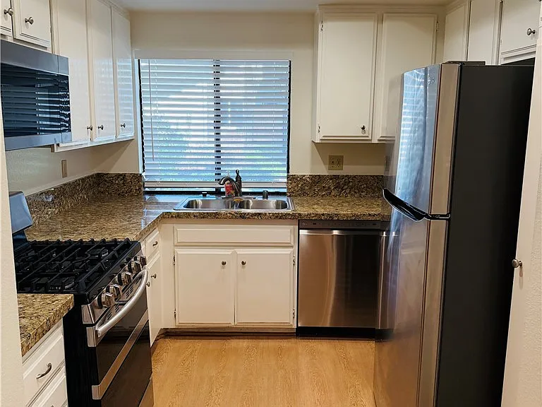 8933 Modesto Cir #1215B — Photo 8