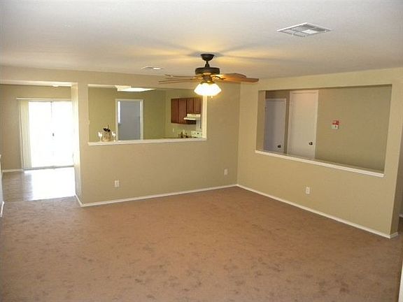 3rd image of 105 E Wildflower Blvd