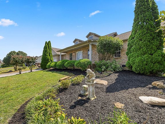 3rd image of 1516 Kildee Ln