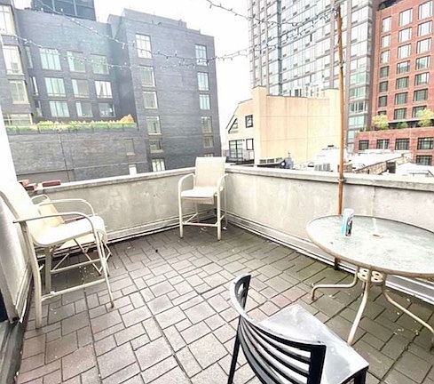2nd image of 186 Orchard St #6RF