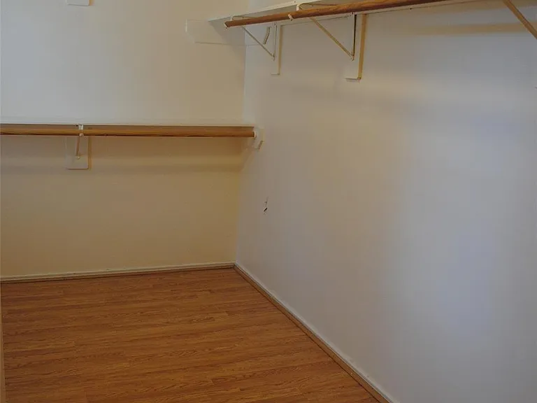 3910 Starbridge Pointe Ln — Photo 23