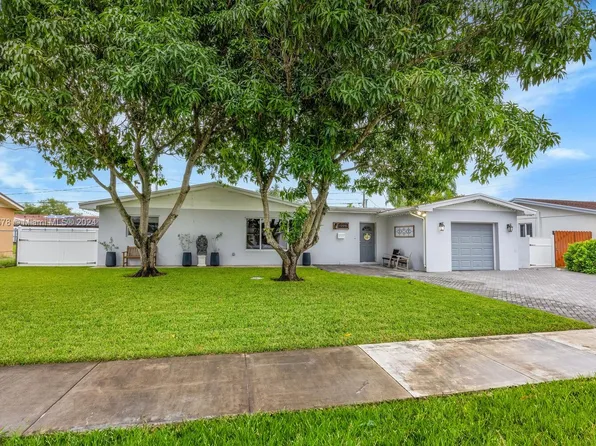 19915 SW 88th Ct, Cutler Bay, FL 33157