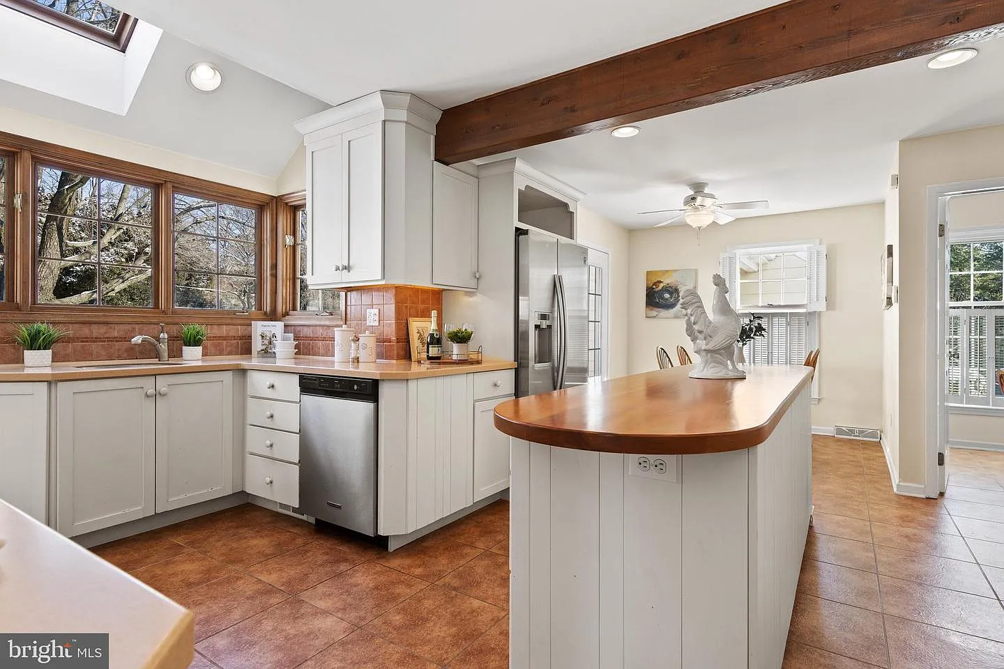 3 bed, 3100 sqft, $5,900 — Photo 3