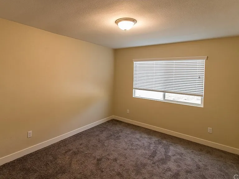 152 E Shady Grove Dr — Photo 15