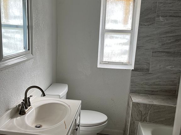 2nd image of 5715 Iris Blvd
