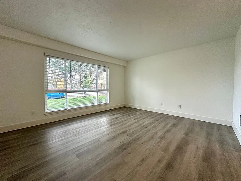 J3 Apartments — Photo 50