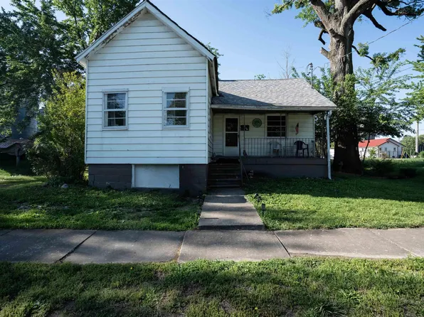 304 E Webster St, Benton, IL 62812