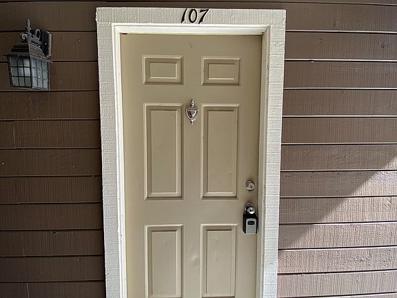 4th image of 216 Afton Sq Unit 107