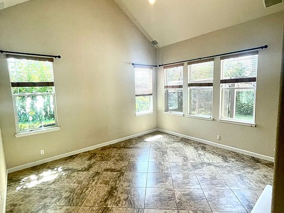 3rd image of 1655 Chianti Ln