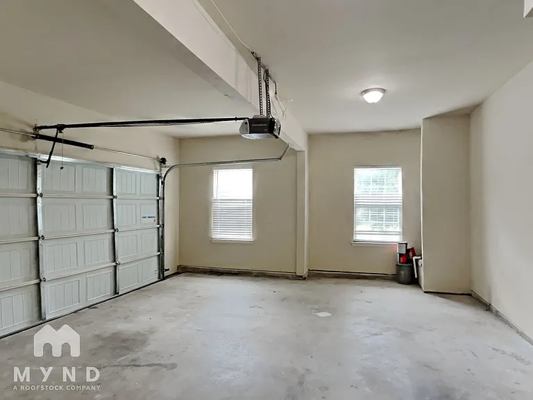 7490 Absinth Dr — Photo 32