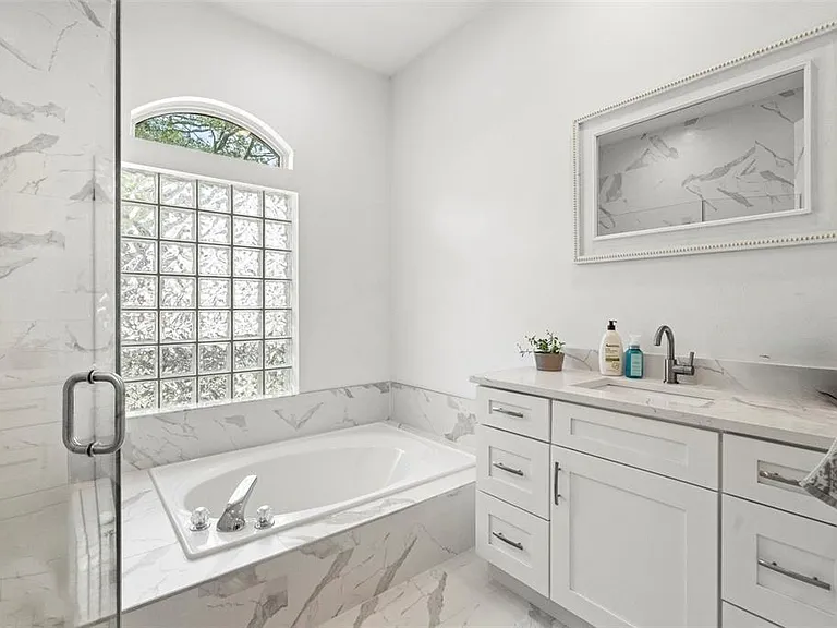10516 Rochester Way — Photo 20