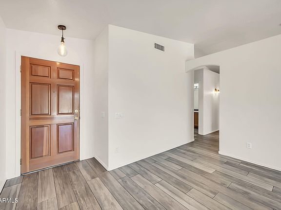4th image of 145 W Merrill Court